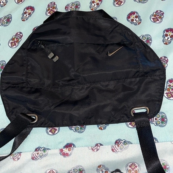 Nike Black Shoulder Bag Sleek Design - Picture 5 of 5
